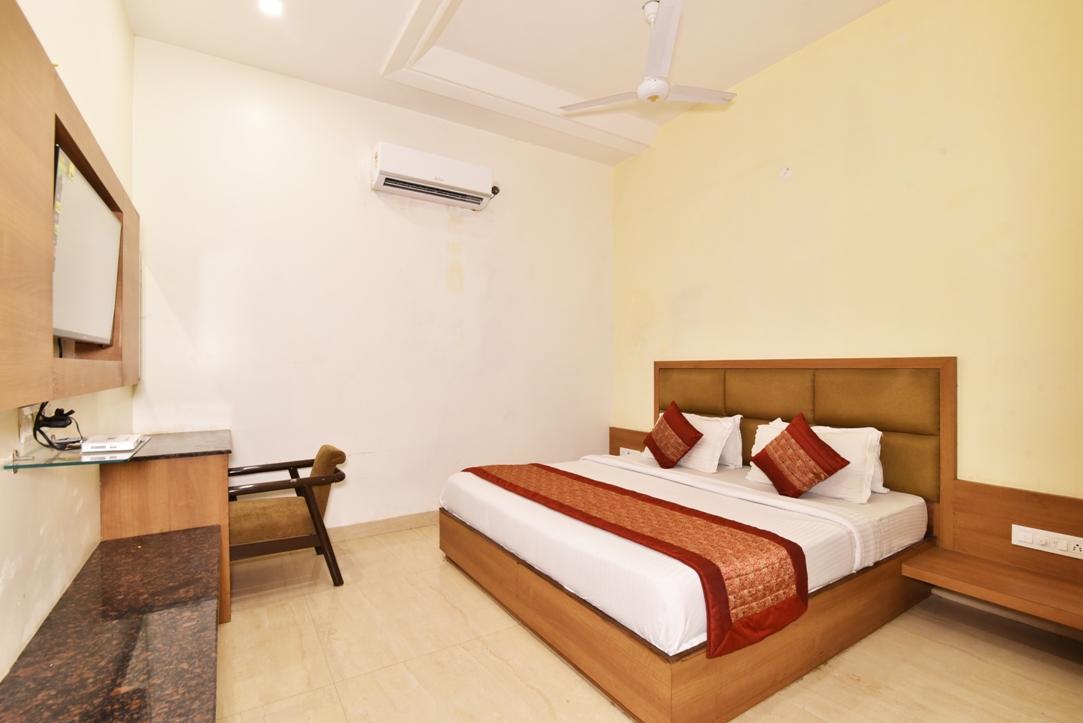 Hotel B-Comfort Amritsar Exterior photo