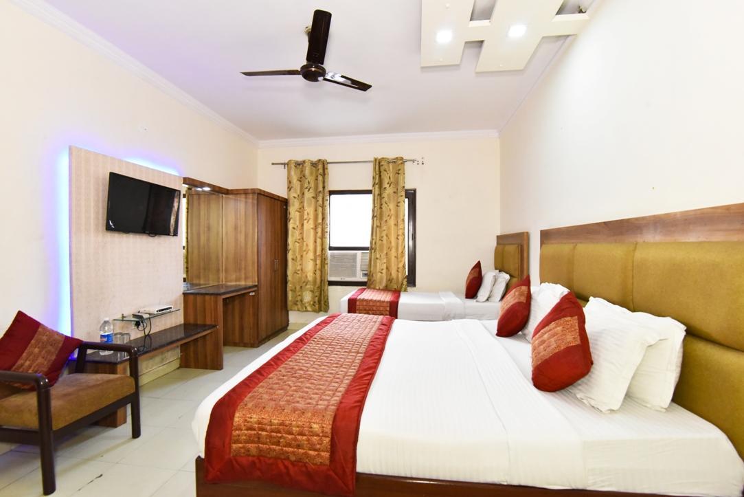 Hotel B-Comfort Amritsar Exterior photo