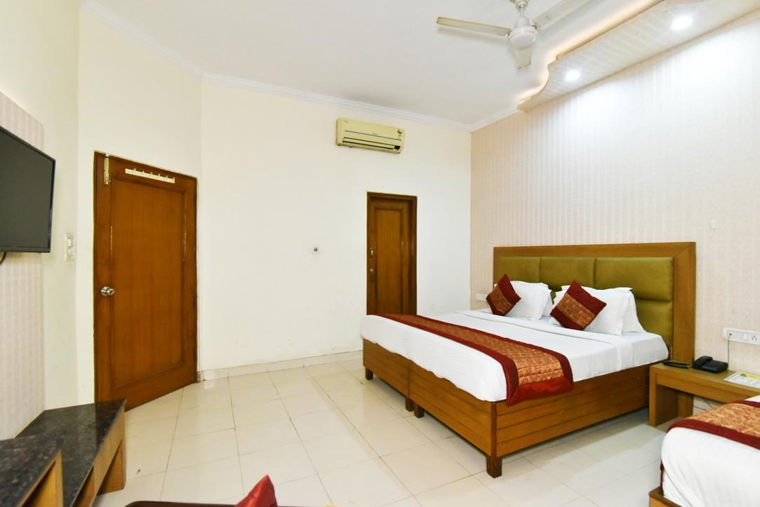 Hotel B-Comfort Amritsar Exterior photo